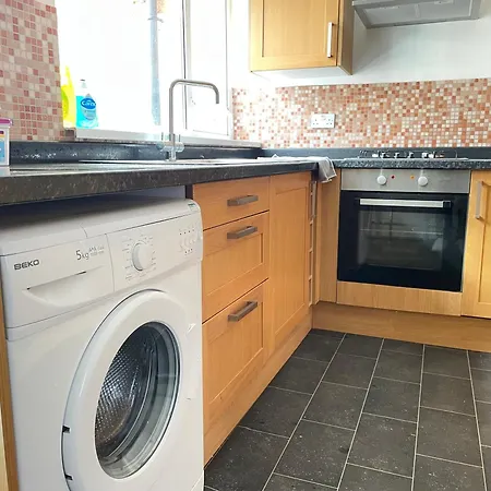Guest house Marroway Shared House